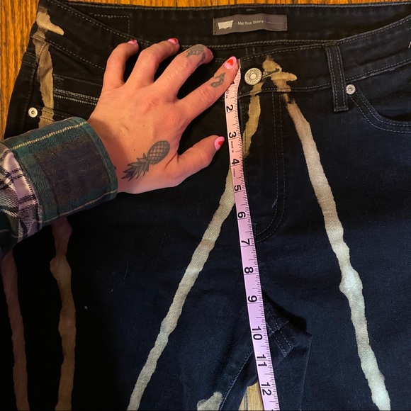 Custom bleached Levi’s - Picture 5 of 8